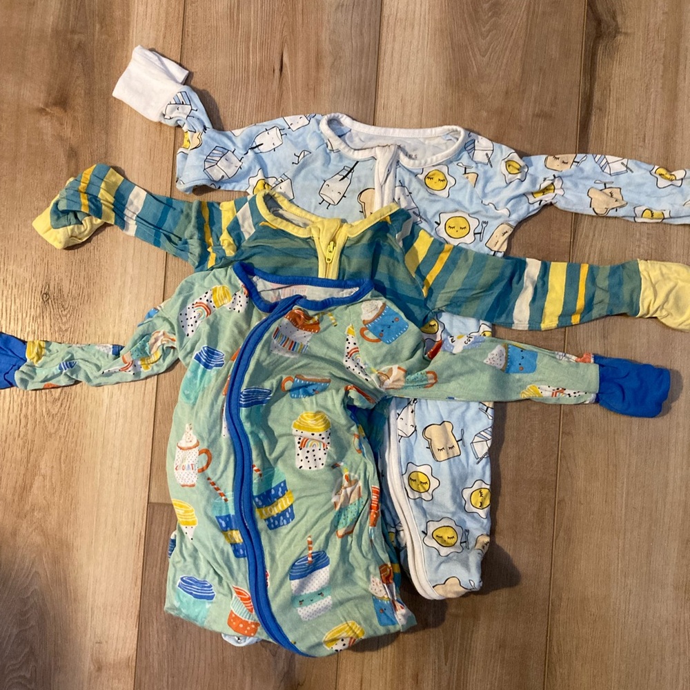 Lot of 3 Little Sleepies Zippys (size 6 -12M)